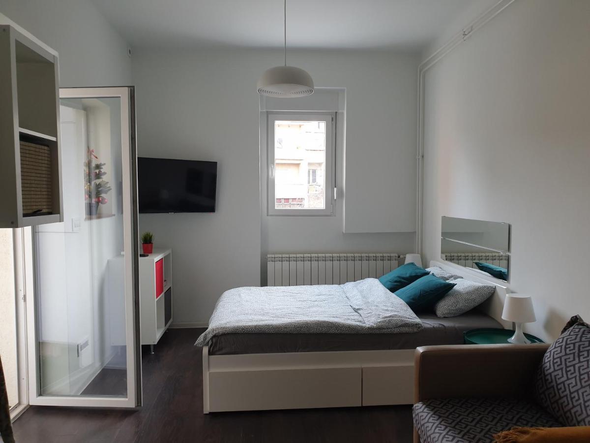 Studio Apartment "Savski Trg" Beograd Bagian luar foto